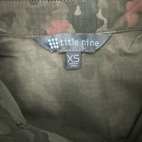 Title‎ Nine Brash Utility Romper Wailea Camo Print XS Women’s - Picture 4 of 11